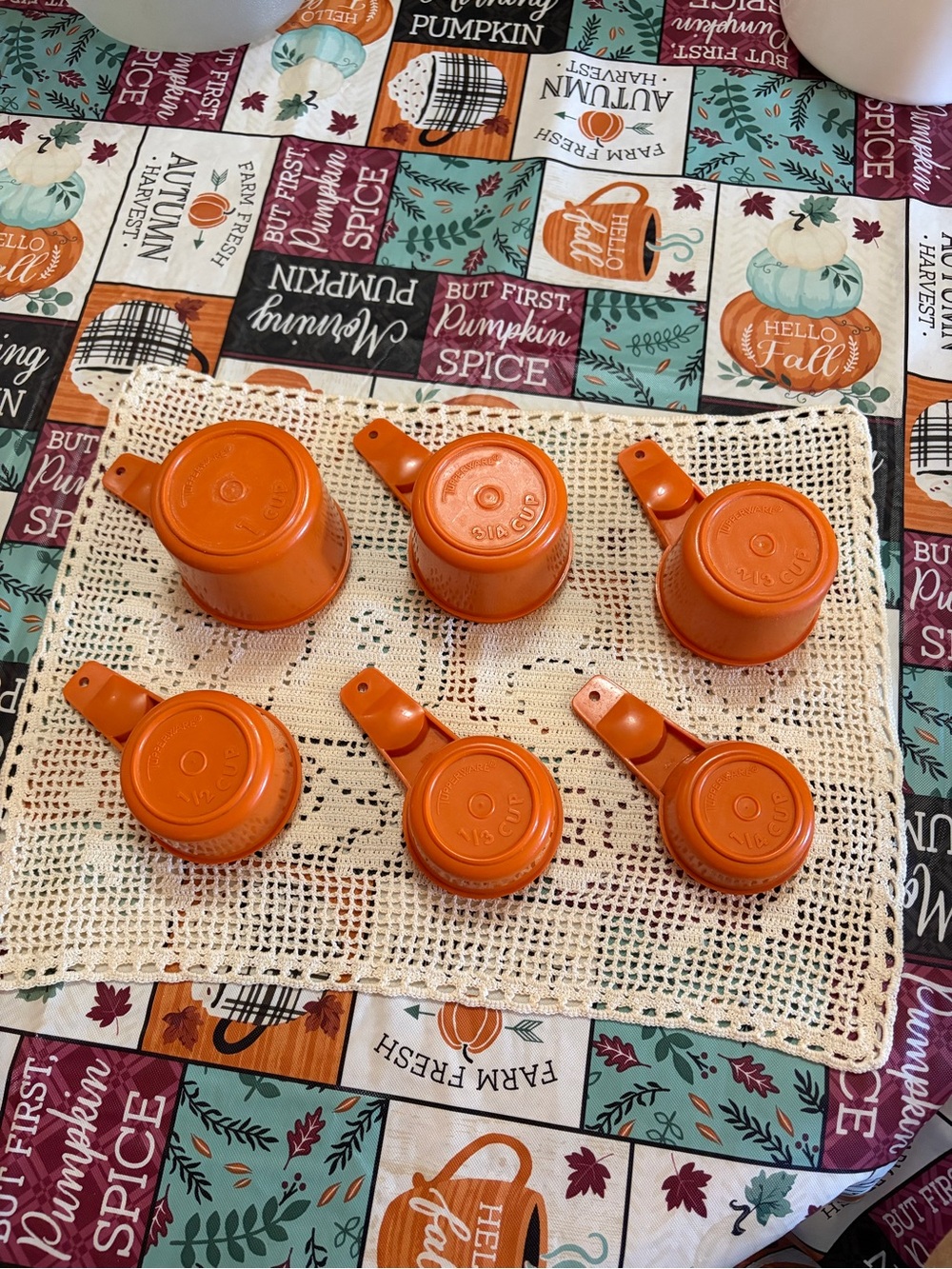 Tupperware Measuring Cups - Picture 3 of 6